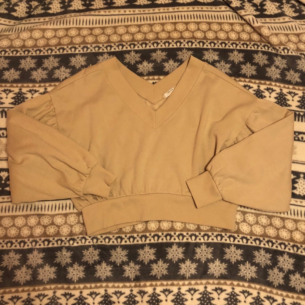 🌸SALE🌸 Forever 21 Contemporary V-neck Sweater